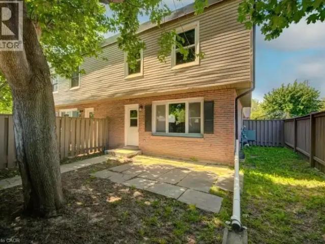 3 Bedroom Townhouse Cambridge ON 102952141
