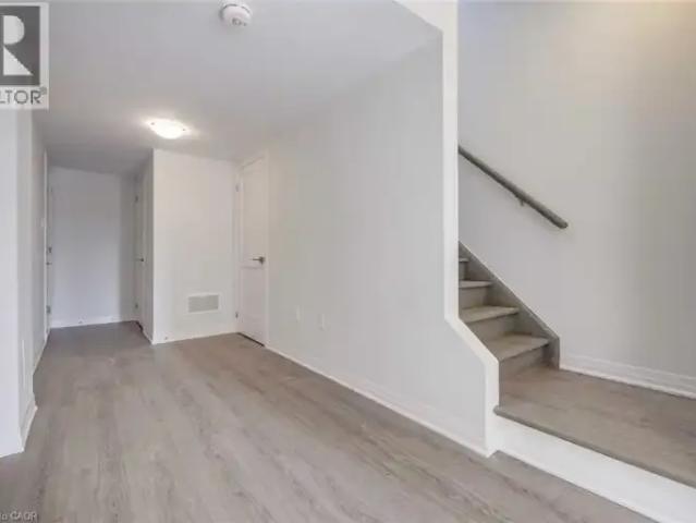 3 Bedroom Townhouse Cambridge ON 103380031