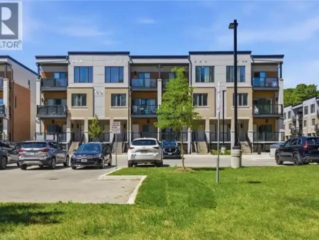 3 Bedroom Townhouse Cambridge ON 104842006