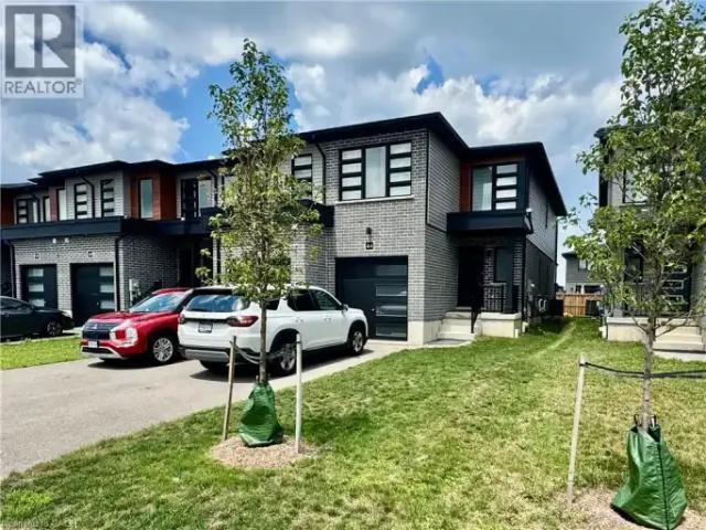 3 Bedroom Townhouse Cambridge ON 104895171