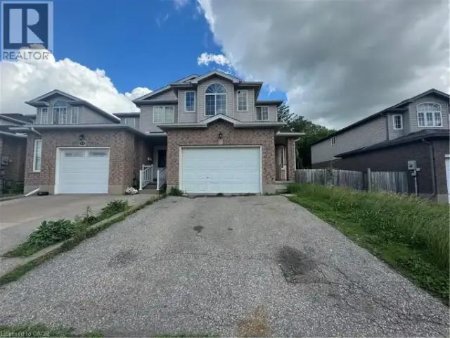 3 Bedroom Townhouse Cambridge ON 104895173
