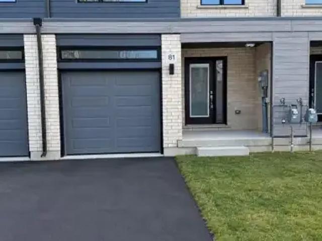 3 Bedroom Townhouse Cambridge ON 105581156