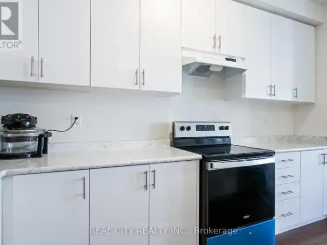 3 Bedroom Townhouse Cambridge ON LS102243141