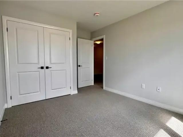 3 Bedroom Townhouse Cambridge ON LS102434473