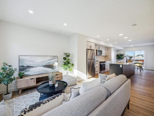3 Bedroom Townhouse Chestermere AB LS98310463