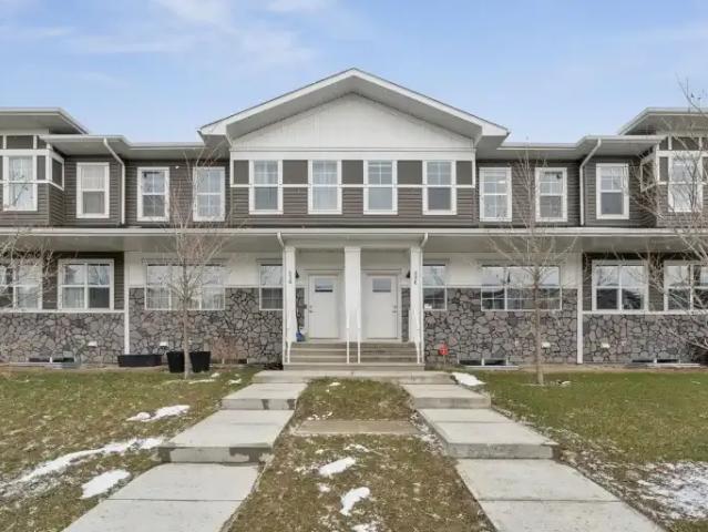 3 Bedroom Townhouse Chestermere AB 102846572