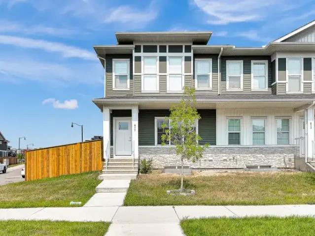 3 Bedroom Townhouse Chestermere AB 105226607