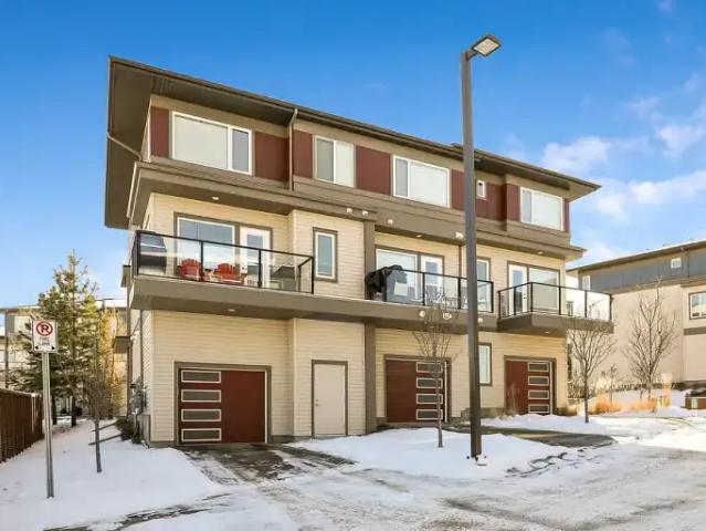 3 Bedroom Townhouse Cochrane AB 104782669
