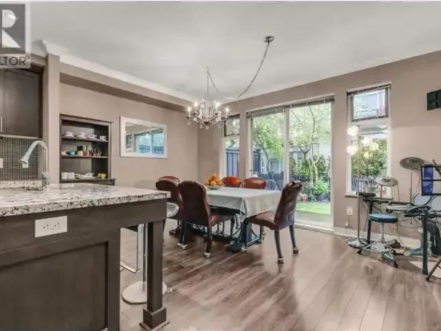 3 Bedroom Townhouse Coquitlam BC 100901066