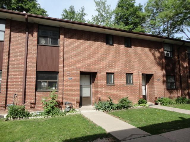 3 Bedroom Townhouse East York ON 91544182