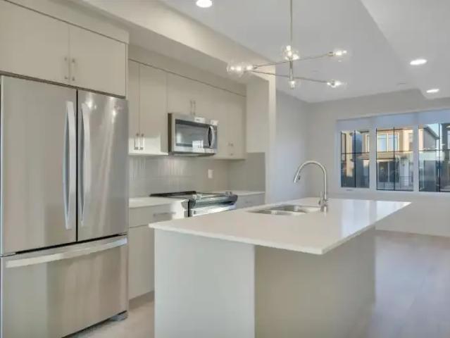 3 Bedroom Townhouse Edmonton AB LS101584956