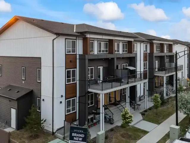 3 Bedroom Townhouse Edmonton AB LS95118914