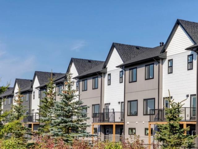 3 Bedroom Townhouse Edmonton AB LS96587366