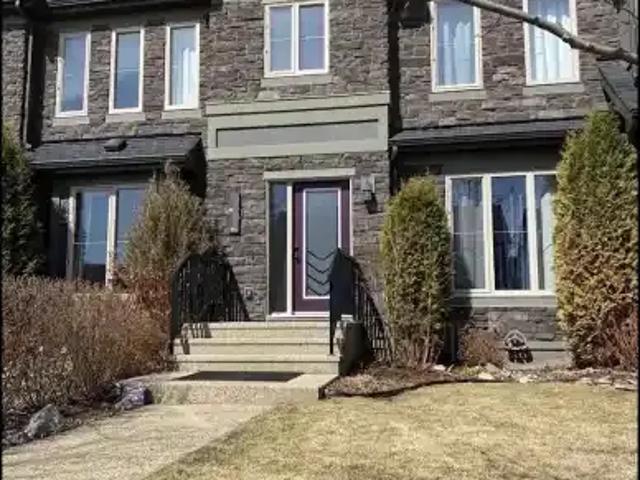 3 Bedroom Townhouse Edmonton AB 101301641