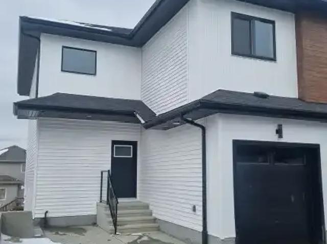 3 Bedroom Townhouse Edmonton AB 102578644