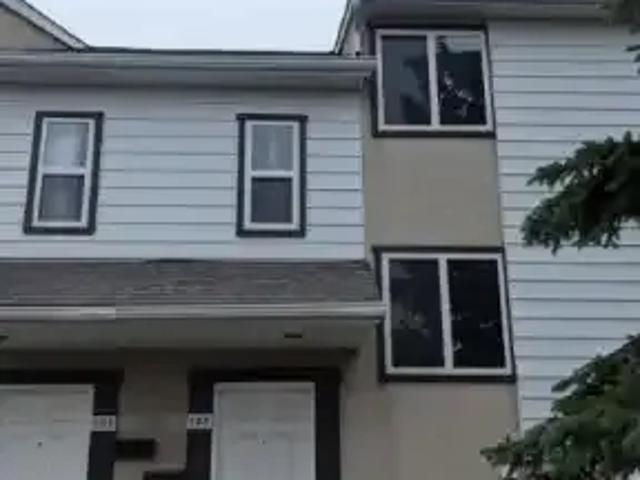 3 Bedroom Townhouse Edmonton AB 102518782