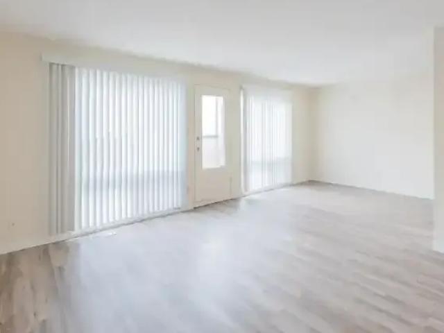 3 Bedroom Townhouse Edmonton AB 102752088