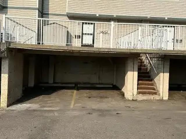 3 Bedroom Townhouse Edmonton AB 102752524