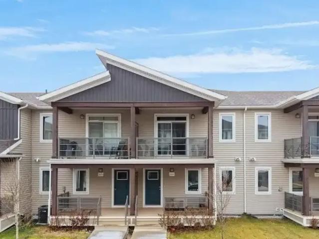 3 Bedroom Townhouse Edmonton AB 102794868