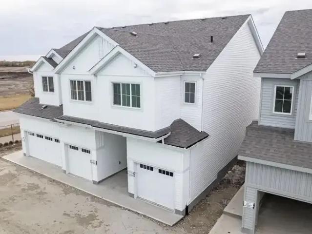 3 Bedroom Townhouse Edmonton AB 102701066