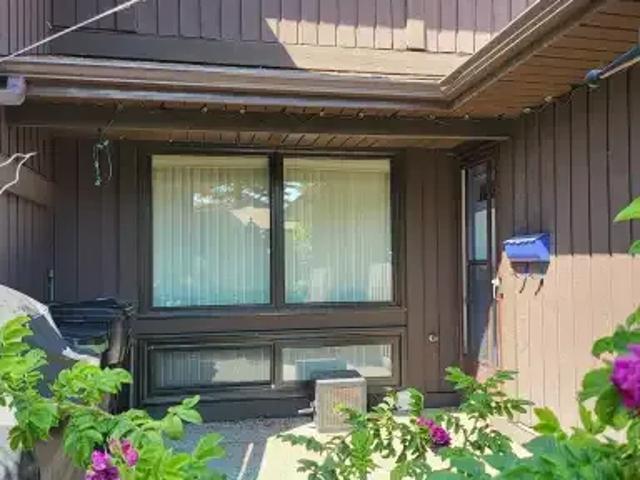 3 Bedroom Townhouse Edmonton AB 102701320