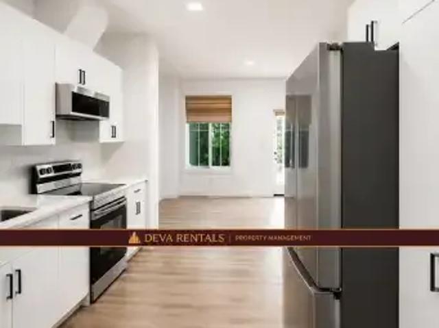 3 Bedroom Townhouse Edmonton AB 102883456