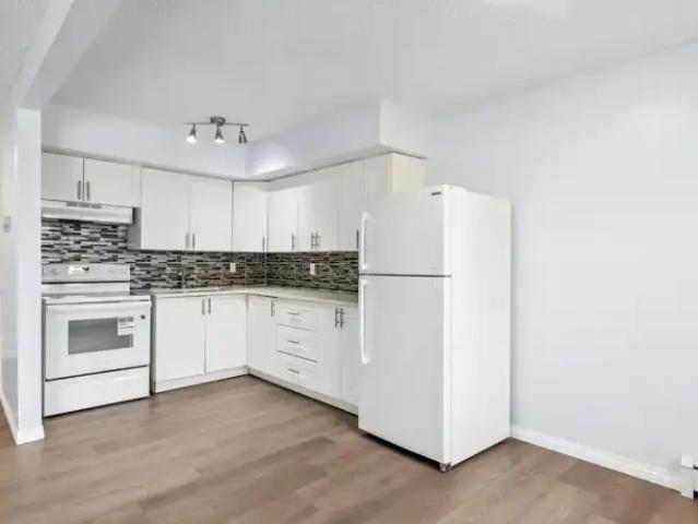 3 Bedroom Townhouse Edmonton AB 102952091