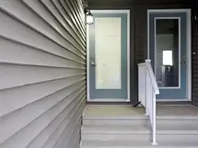 3 Bedroom Townhouse Edmonton AB 103355069