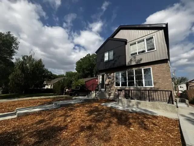 3 Bedroom Townhouse Edmonton AB 103338489