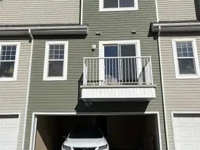 3 Bedroom Townhouse Edmonton AB 103541851