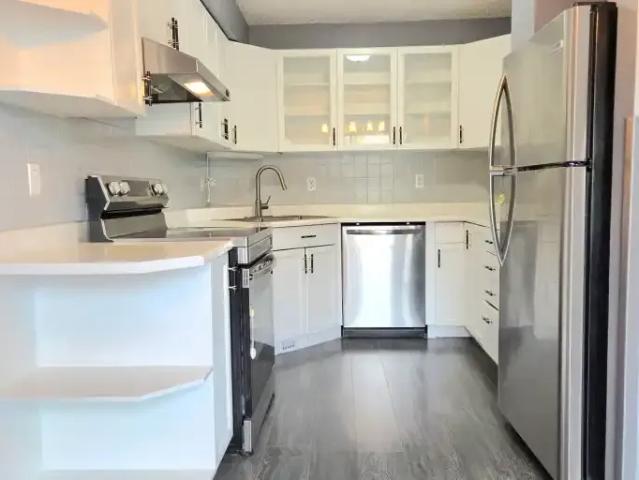 3 Bedroom Townhouse Edmonton AB 103594357