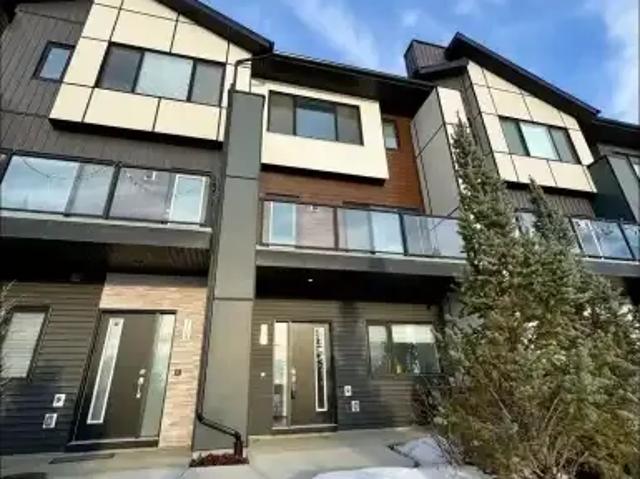 3 Bedroom Townhouse Edmonton AB 103594355