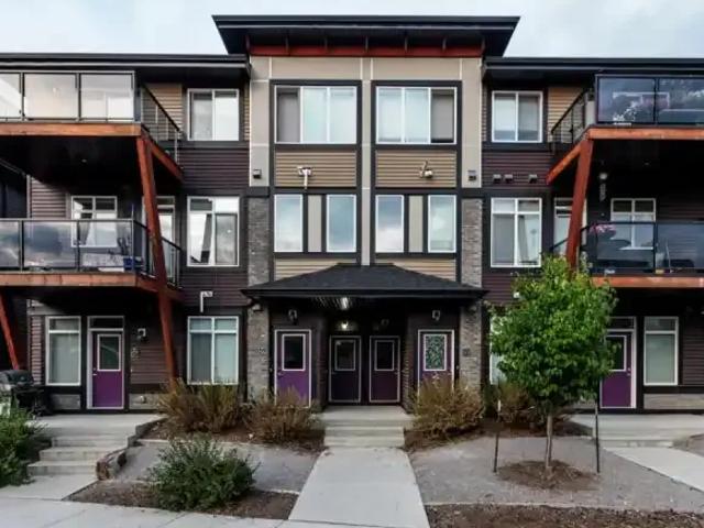 3 Bedroom Townhouse Edmonton AB 103651611