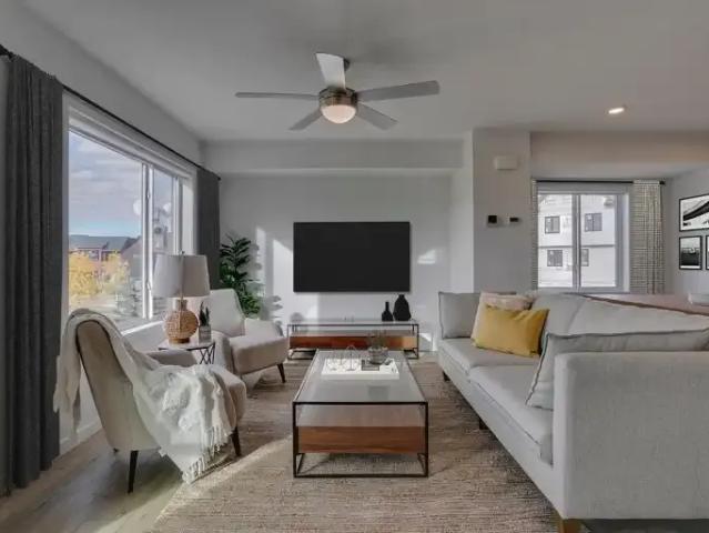 3 Bedroom Townhouse Edmonton AB 103840249