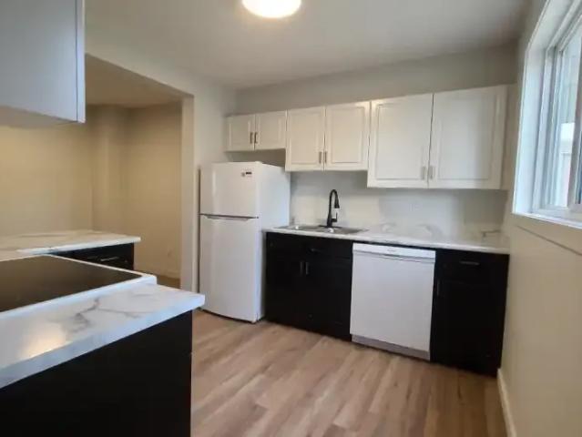 3 Bedroom Townhouse Edmonton AB 103999939