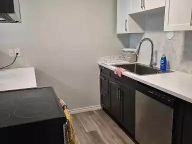 3 Bedroom Townhouse Edmonton AB 104181343