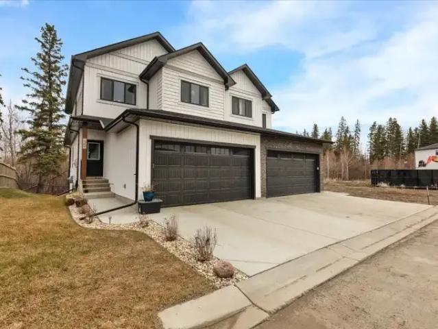 3 Bedroom Townhouse Edmonton AB 104181626