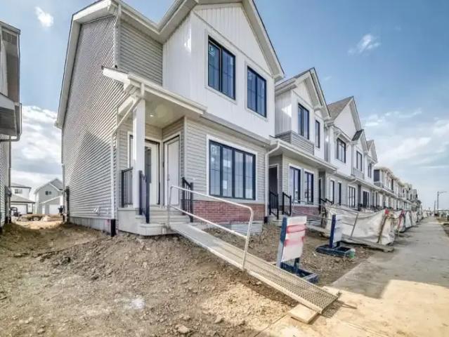 3 Bedroom Townhouse Edmonton AB 104181869