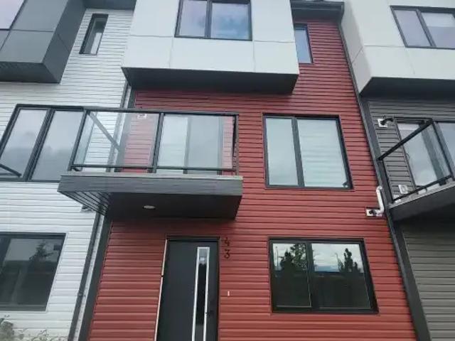 3 Bedroom Townhouse Edmonton AB 104181879