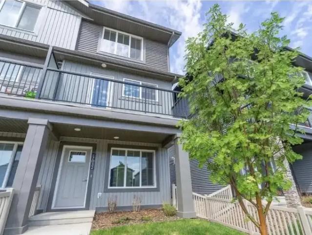 3 Bedroom Townhouse Edmonton AB 104182405