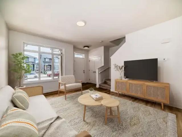 3 Bedroom Townhouse Edmonton AB 104182594
