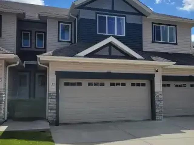 3 Bedroom Townhouse Edmonton AB 104257175