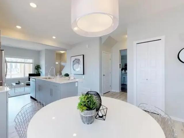 3 Bedroom Townhouse Edmonton AB 104257245