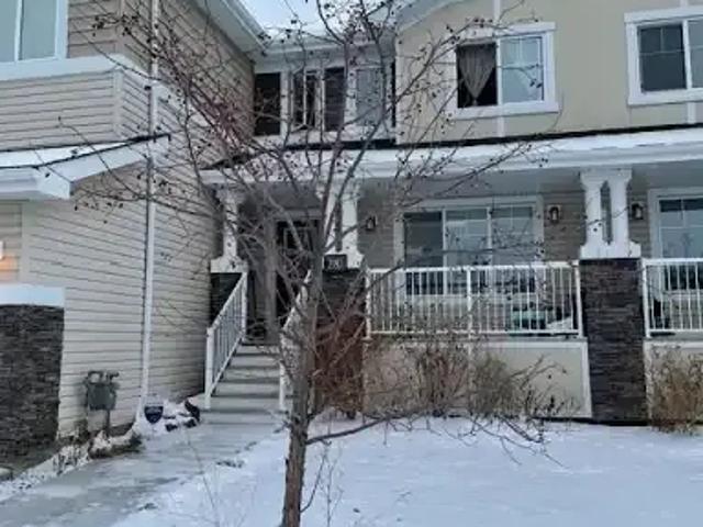 3 Bedroom Townhouse Edmonton AB 104224361