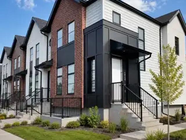 3 Bedroom Townhouse Edmonton AB 104401654