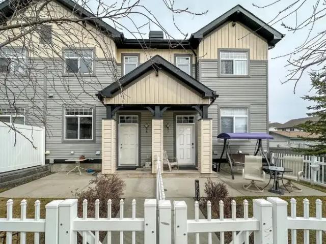 3 Bedroom Townhouse Edmonton AB 104598089