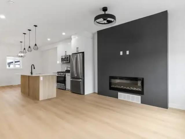 3 Bedroom Townhouse Edmonton AB 104506746