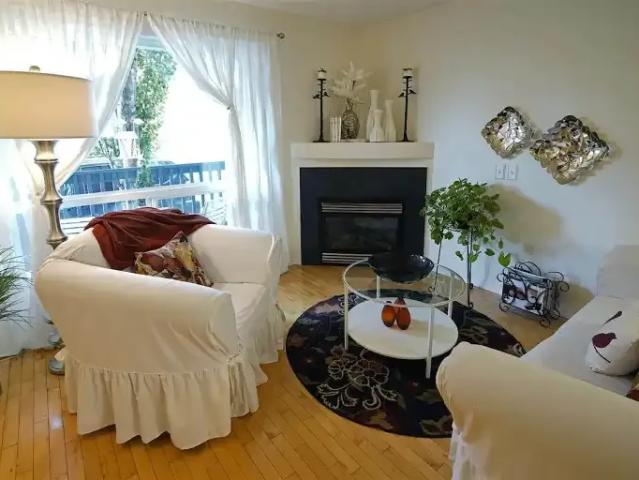 3 Bedroom Townhouse Edmonton AB 104638309