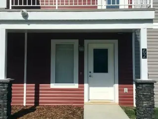 3 Bedroom Townhouse Edmonton AB 104841762