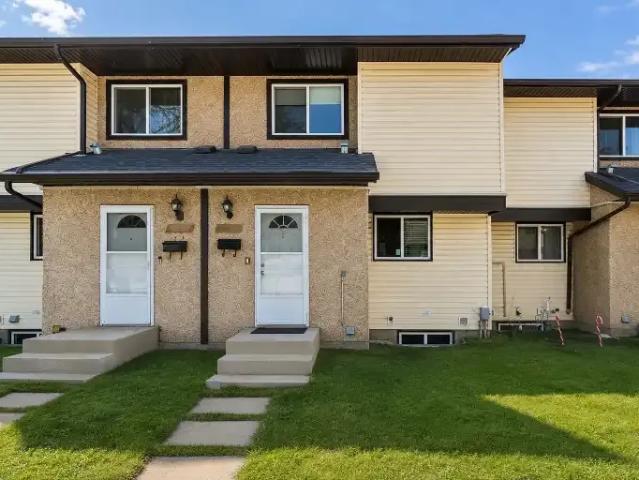 3 Bedroom Townhouse Edmonton AB 104863502